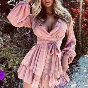 LADY LUX LAYERED RUFFLED ROMPER  SOFT PEACH COLOR / SIZE SMALL   VERY NICE / PER